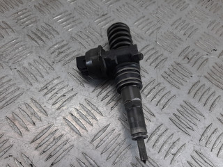 форсунка Volkswagen Golf 5 поколение 2005, 1.9 л., TDi, дизель, 038130073AG