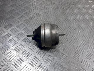 подушка крепления двигателя Audi A4 B5 1998, 1.8 л., i