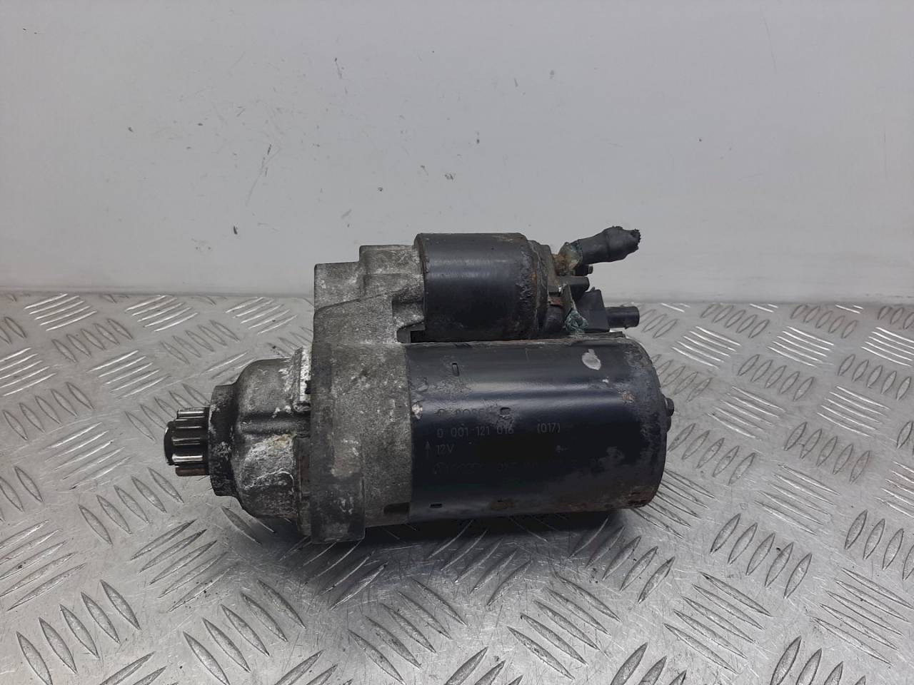 стартер Volkswagen Polo 4 поколение 2004, 1.2 л., i, 1121016 - фото №1