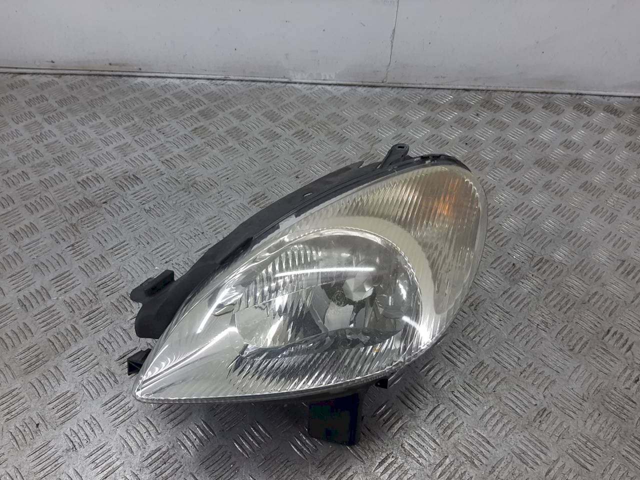 фара левая Citroen Xsara Picasso 1 поколение 2004 - фото №1