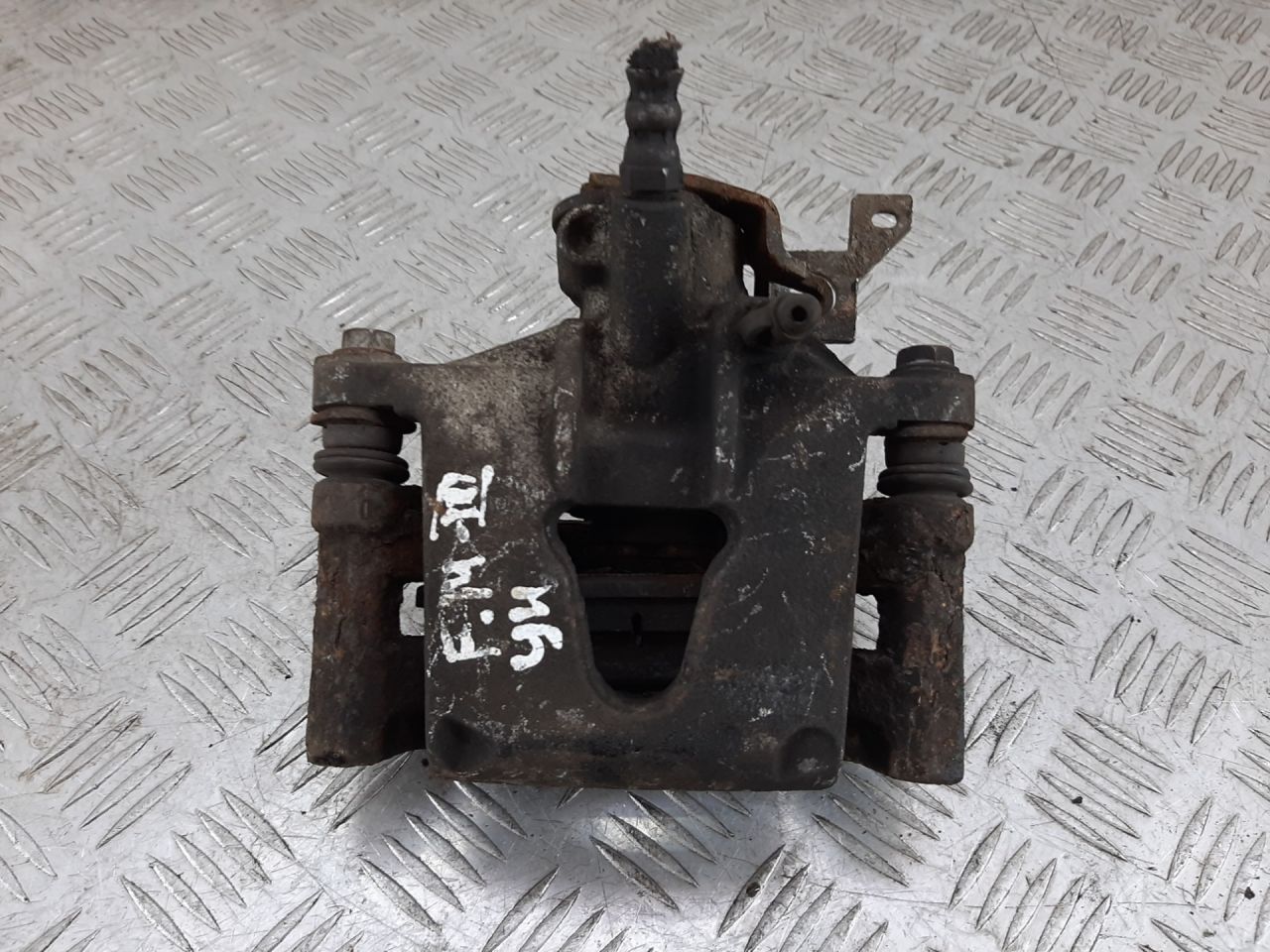 суппорт задний правый Ford Mondeo 3 поколение 2003, универсал - фото №1