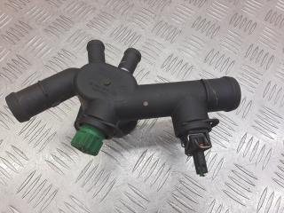 фланец (тройник) системы охлаждения Volkswagen Golf 4 поколение 1998, 2.0 л., i, 06A121133H