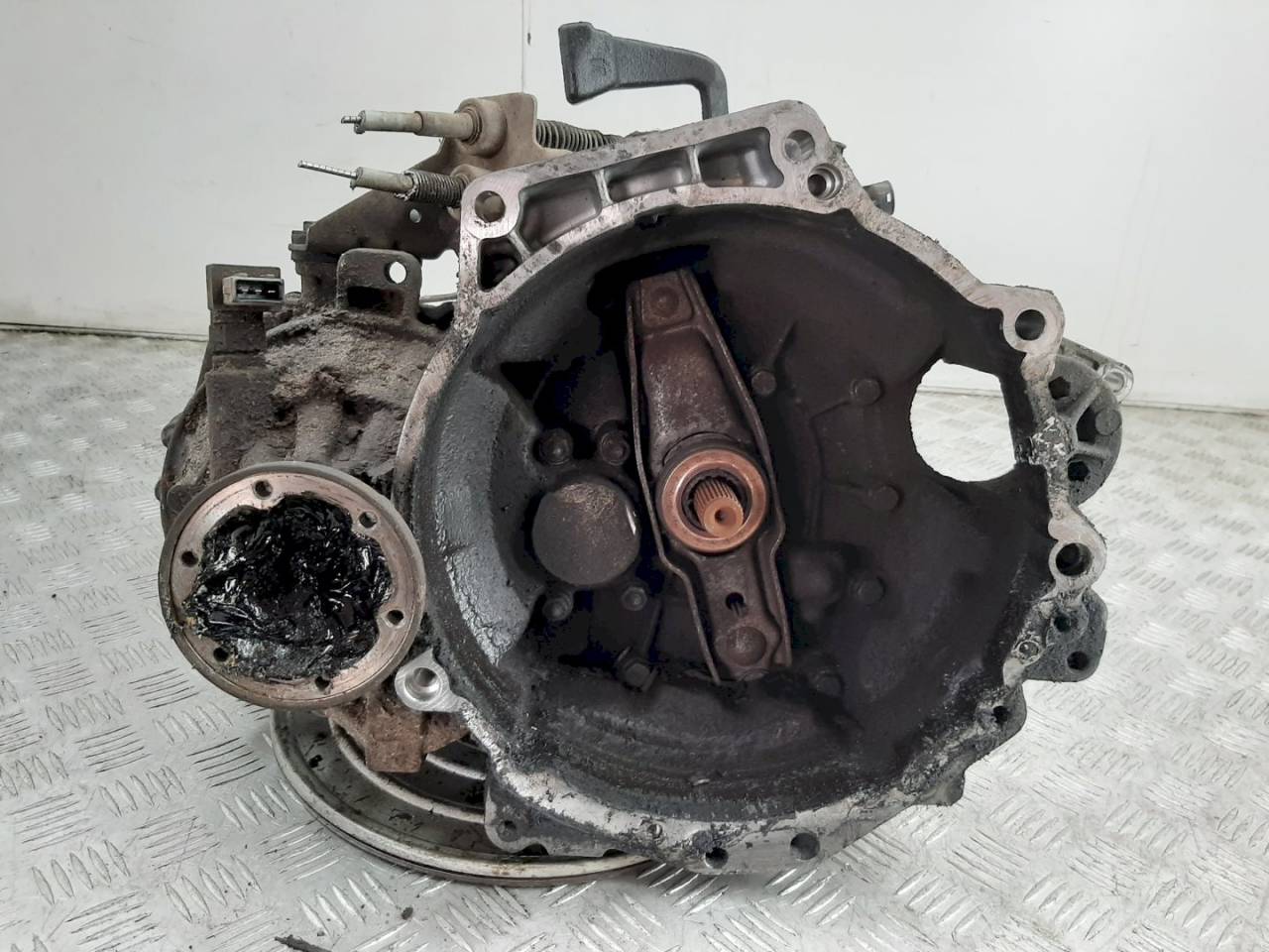 КПП механическая (МКПП) Volkswagen Caddy 2 поколение 2002, 1.9 л., TDi, дизель, DSF26010 - фото №1