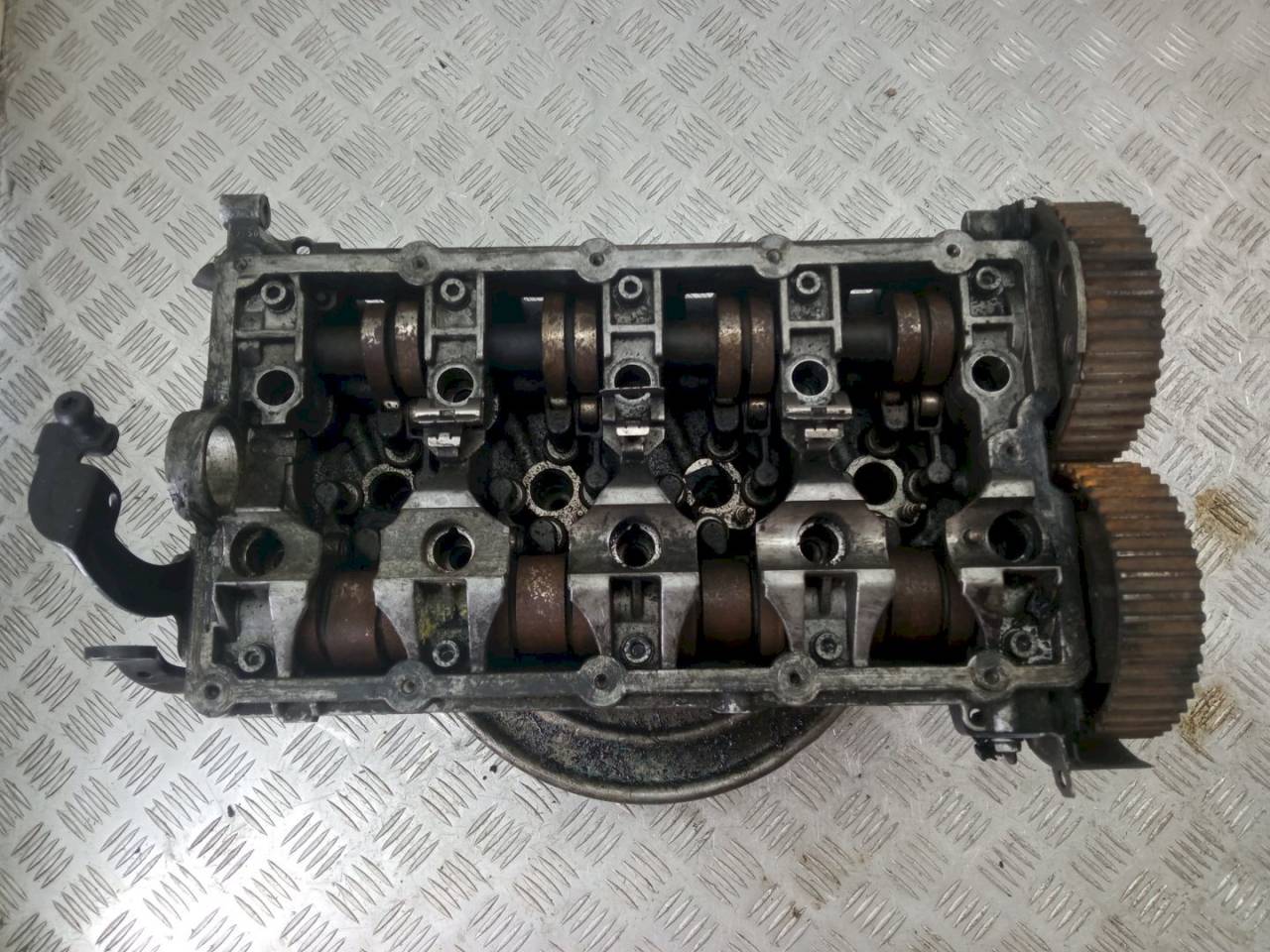 головка блока цилиндров Volkswagen Passat B6 2007, 2.0 л., TDi, 03G103373A - фото №1