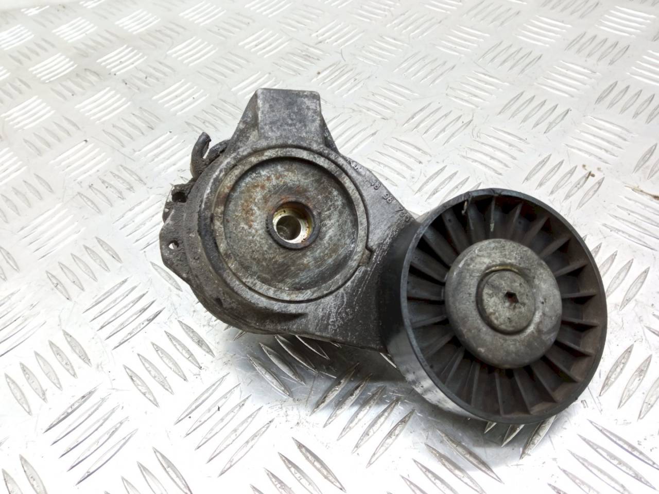 натяжитель Saab 9-3 1 поколение 2002, 2.0 л., Ti, 4898755 - фото №1