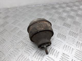 подушка крепления двигателя Volkswagen Passat B5 2000, 1.8 л., i, 8D0199379S