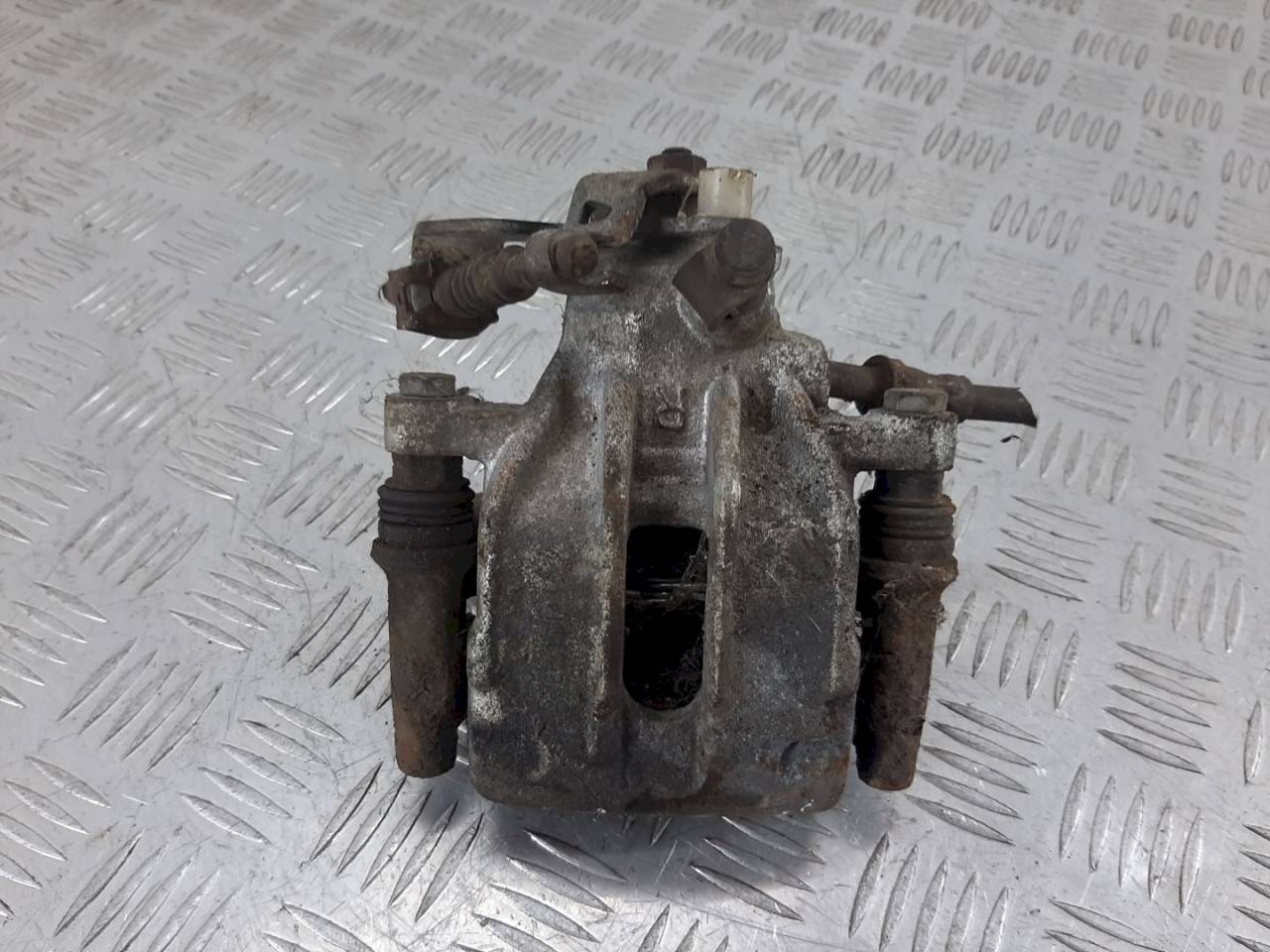 суппорт задний правый Ford Galaxy 1 поколение 2000 - фото №1