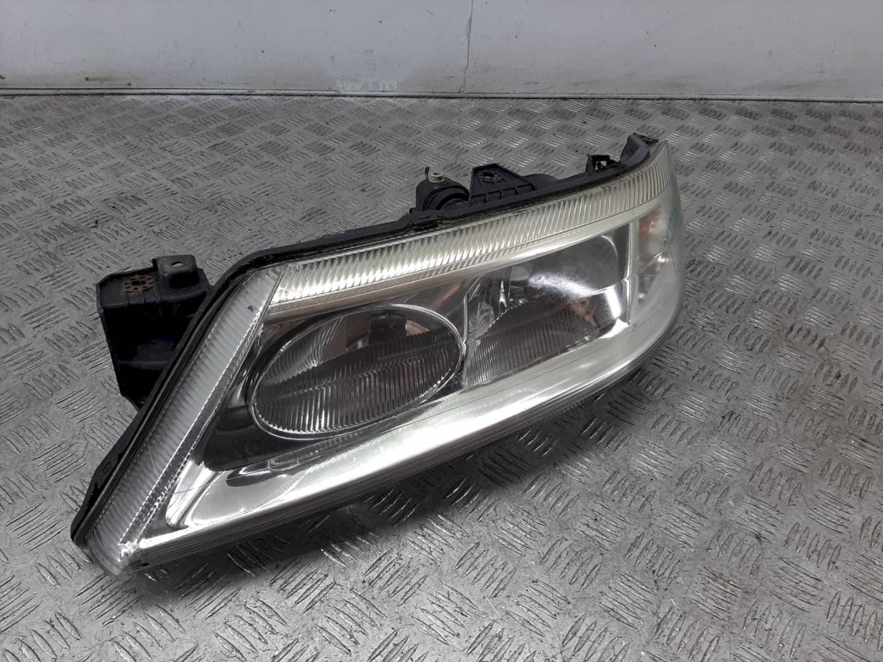 фара левая Renault Laguna 2 поколение 2001, 8200002845 - фото №1