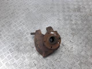 ступица передняя правая Volkswagen Transporter T4 1996