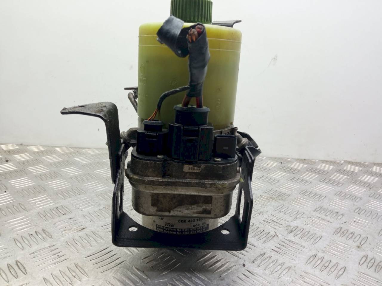 электрогидроусилитель руля Volkswagen Polo 4 поколение 2003, 6Q0423156M - фото №1