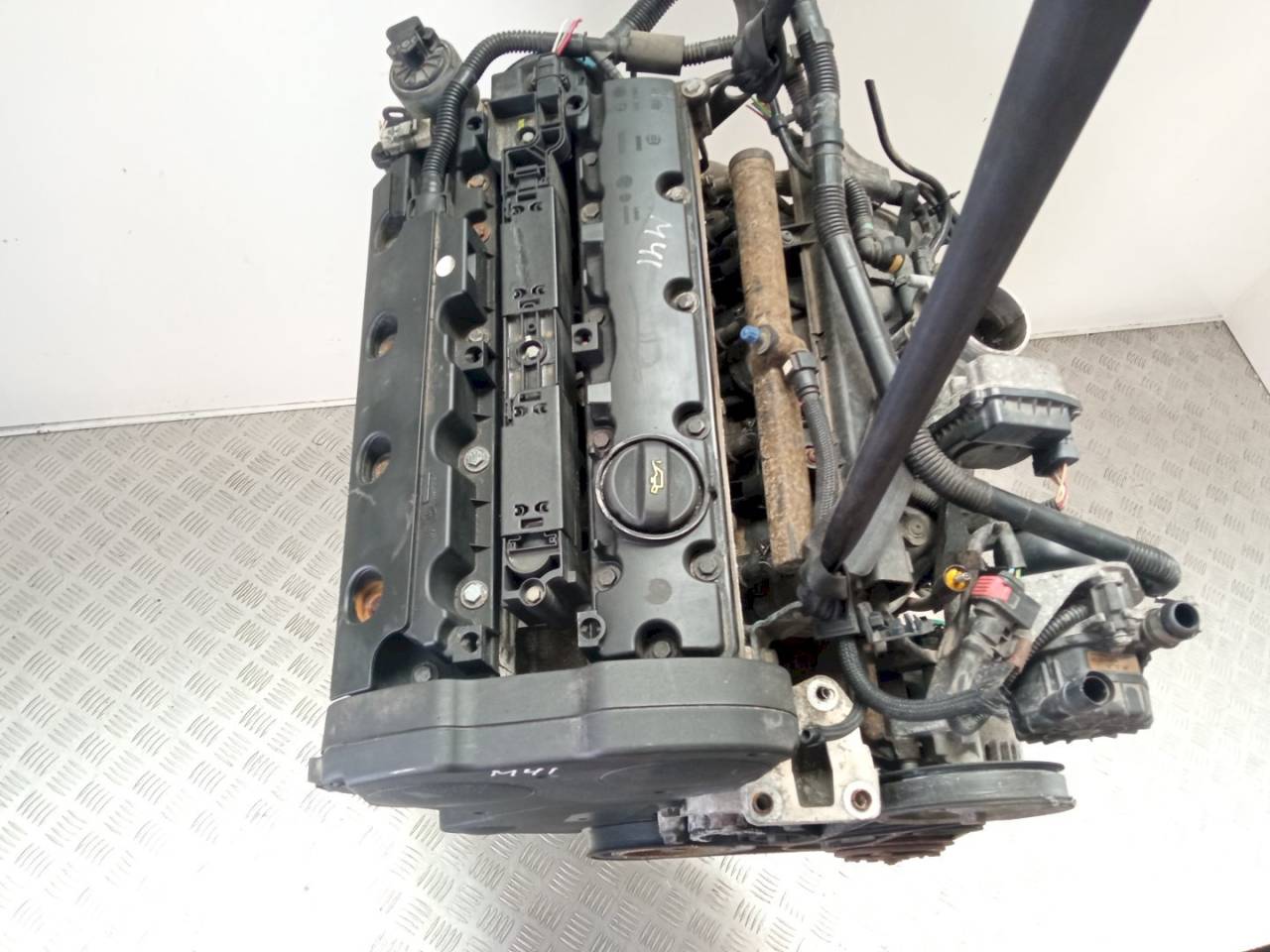 двигатель Peugeot 307 1 поколение 2002, 2.0 л., i, бензин, RFNEW100EDEFG - фото №1