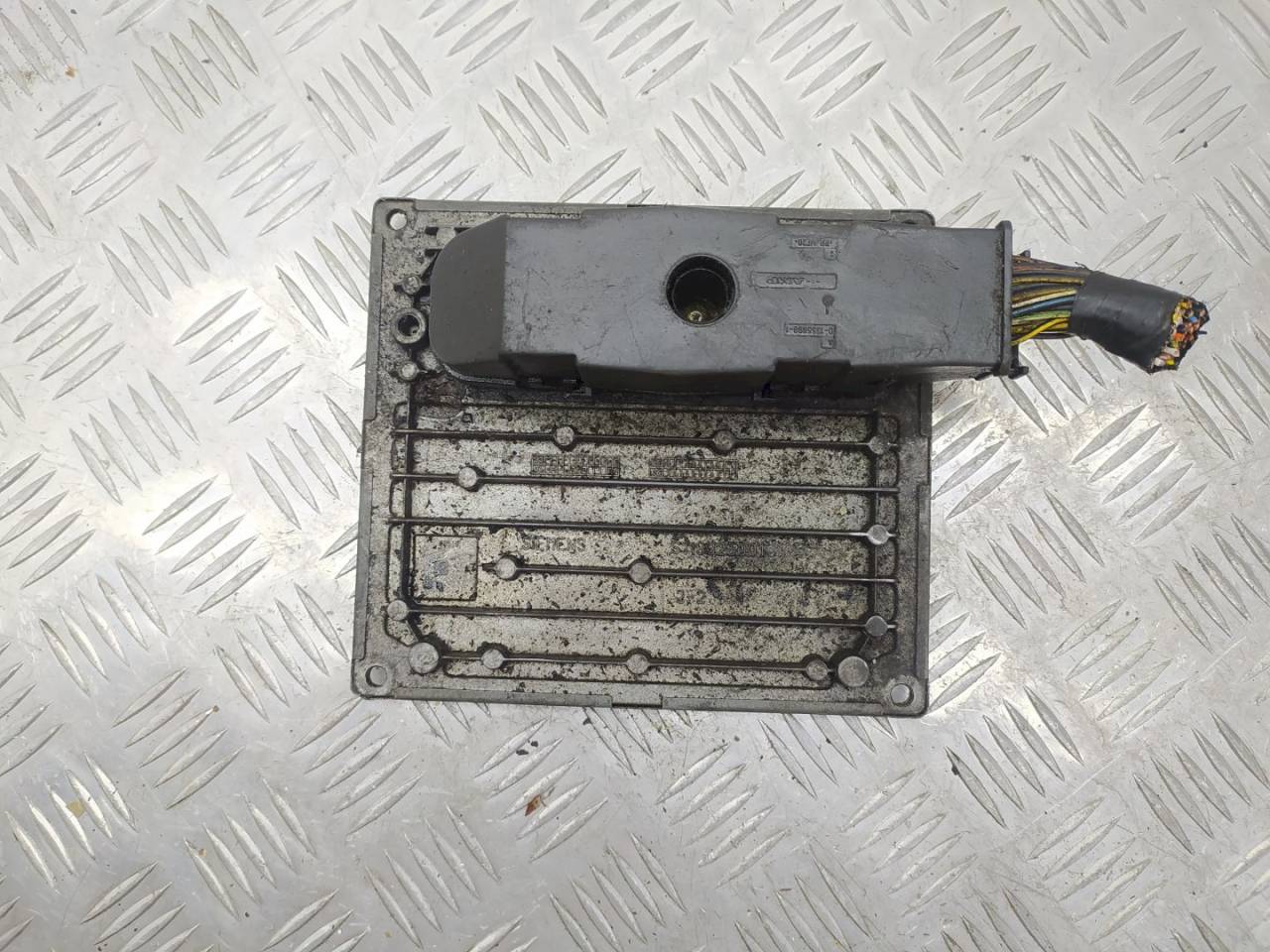 блок управления двигателем Ford Fiesta 5 поколение 2005, 4S61-12A650-JB - фото №1