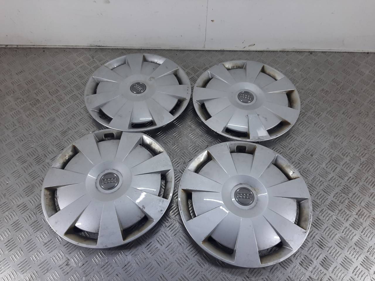 колпак колесный Audi A3 8V 2013, 8V0601147C