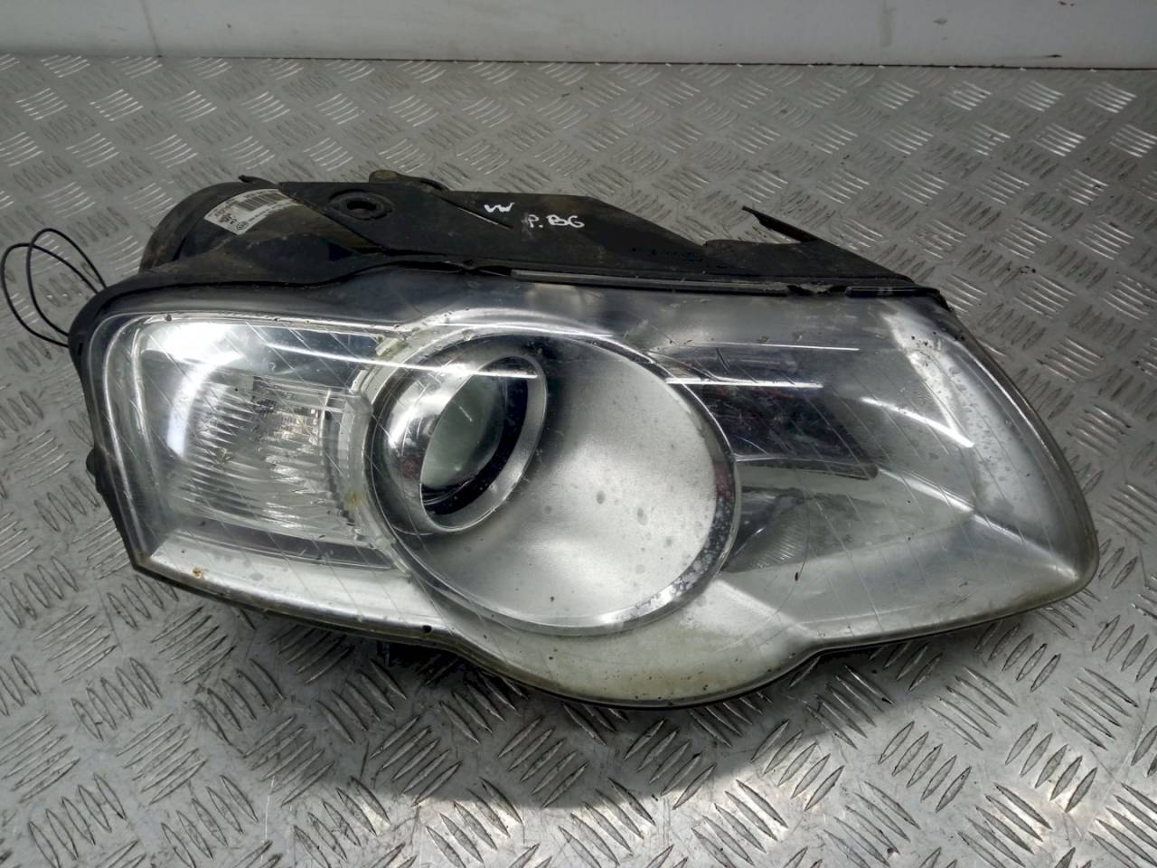 фара правая Volkswagen Passat B6 2007, 3C0941006AB - фото №1
