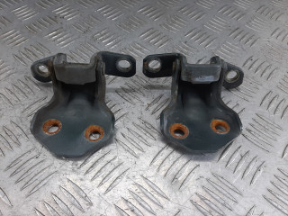 петля двери Mazda 626 5 поколение [рестайлинг] 2001, 1.8 л., FP, бензин, МКПП