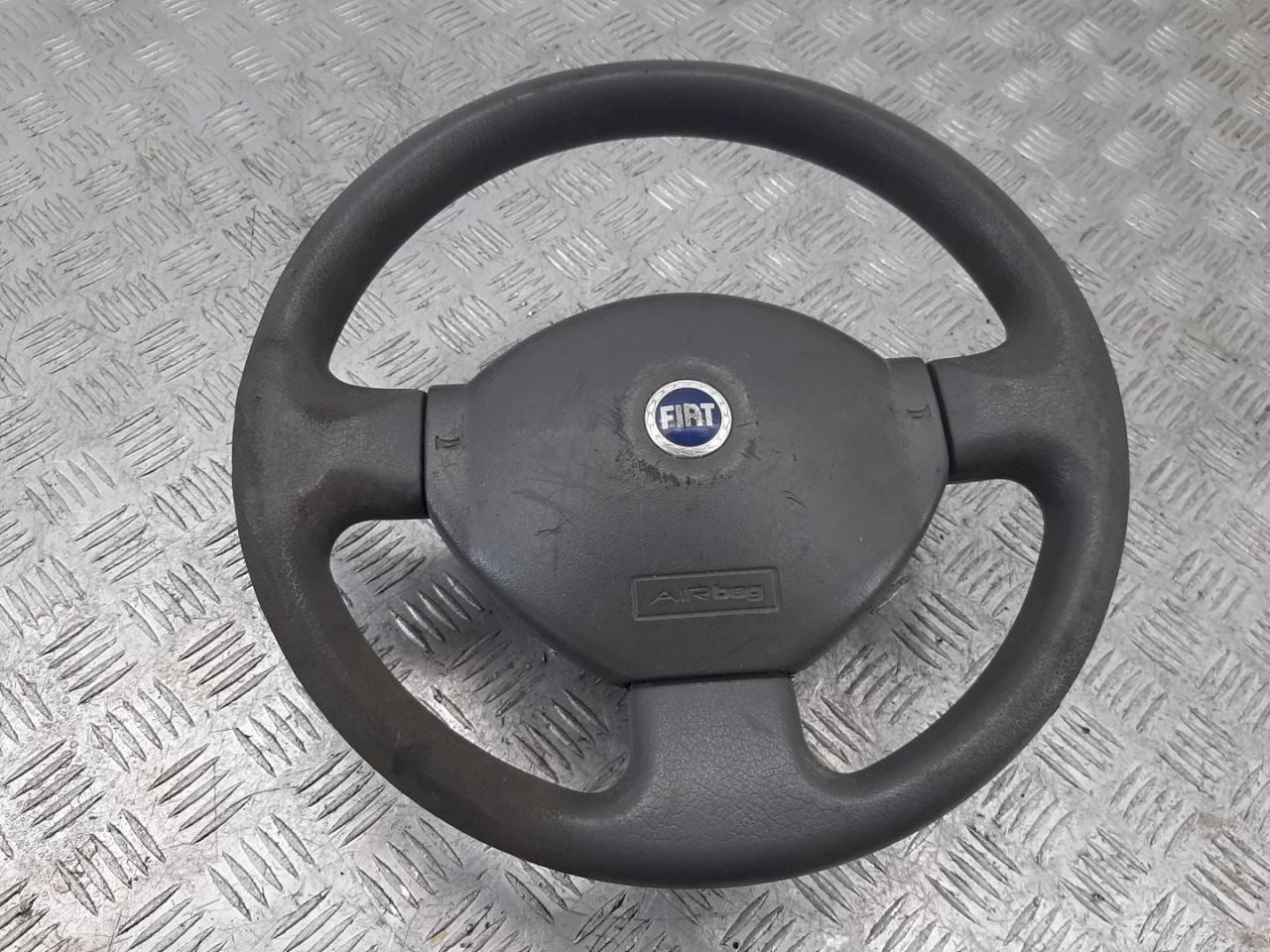руль Fiat Panda 2 поколение 2005 - фото №1