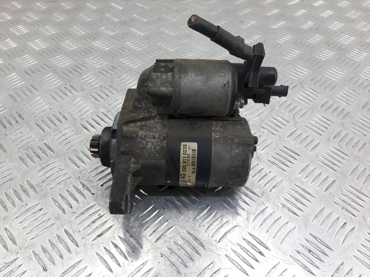 стартер Volkswagen Golf 4 поколение 2002, 1.4 л., i, бензин, 020911023S - фото №1