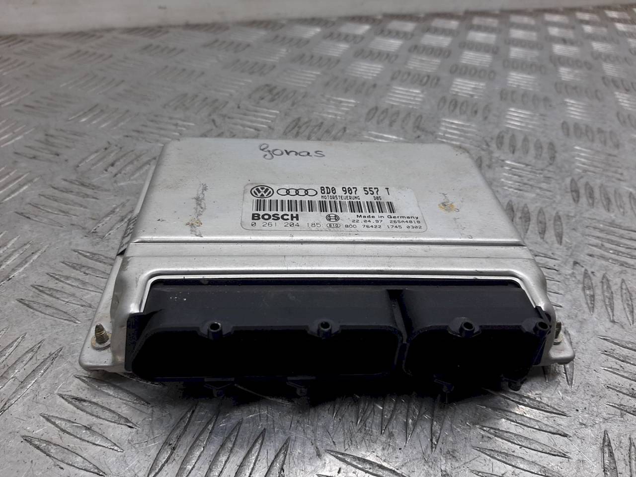 блок управления двигателем Audi A4 B5 1997, 1.8 л., Ti, 8D0907557T - фото №1