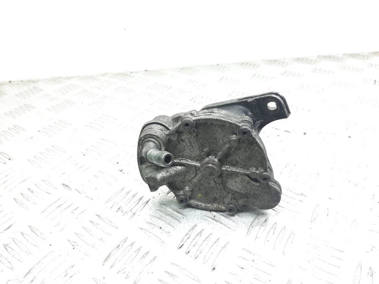 насос вакуумный Volvo V70 1 поколение 2000, 2.5 л., TDi - фото №1