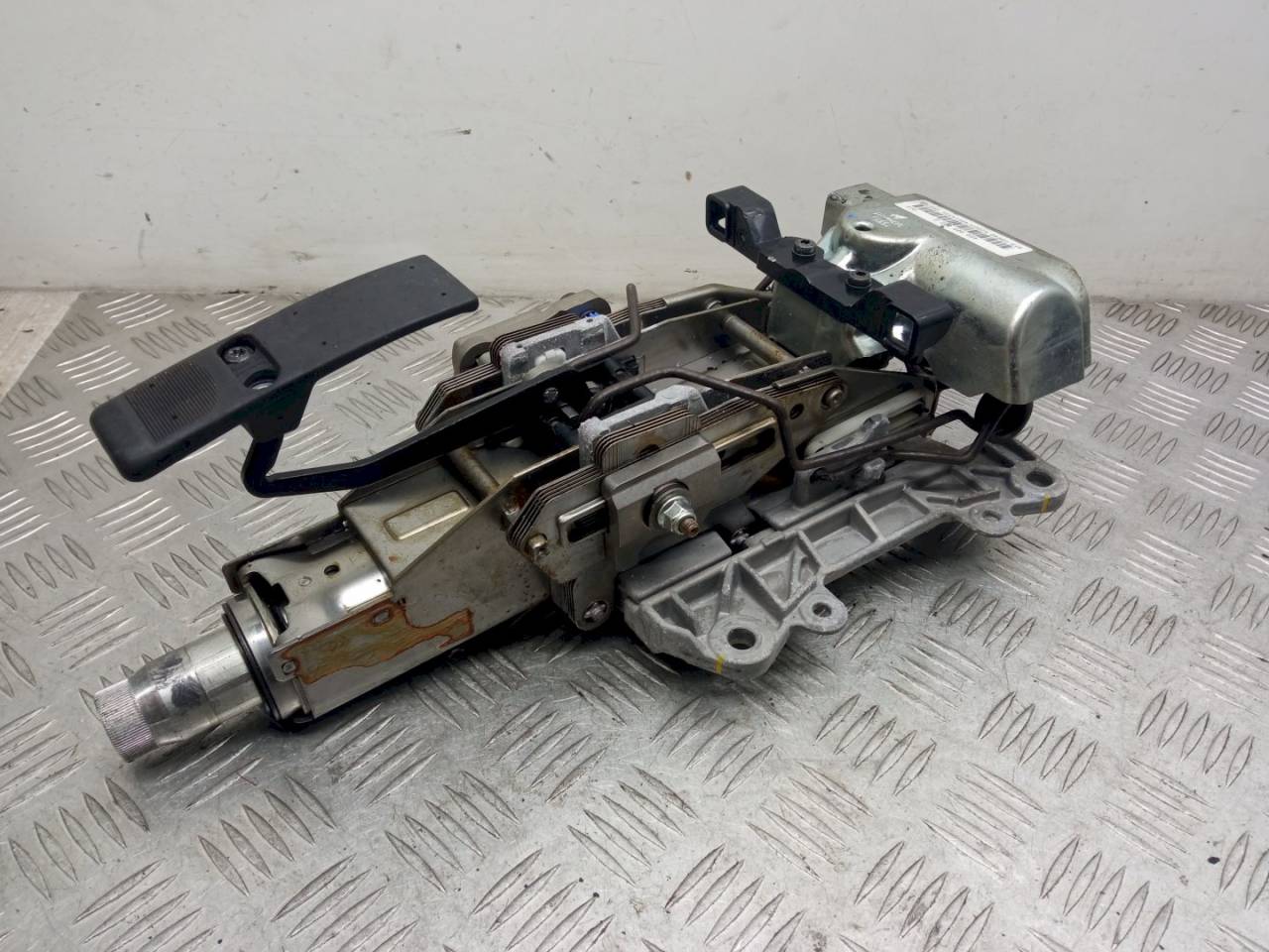 рулевая колонка Volkswagen Touareg 1 поколение 2005, 3.0 л., TDi, 4E0905852E - фото №1