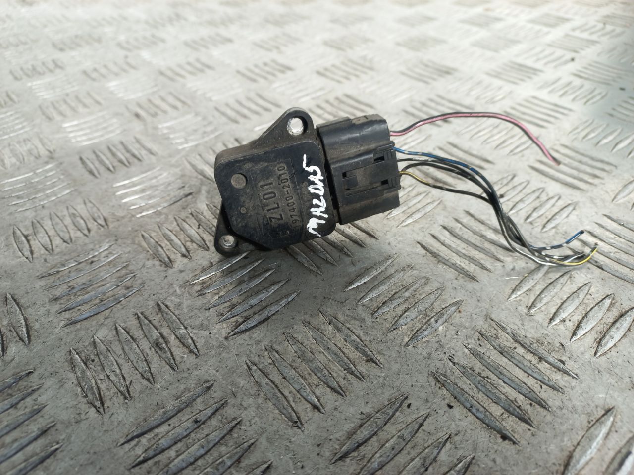 расходомер воздуха Mazda 5 CR 2006, 2.0 л., TD, дизель, 197400-2010 - фото №1