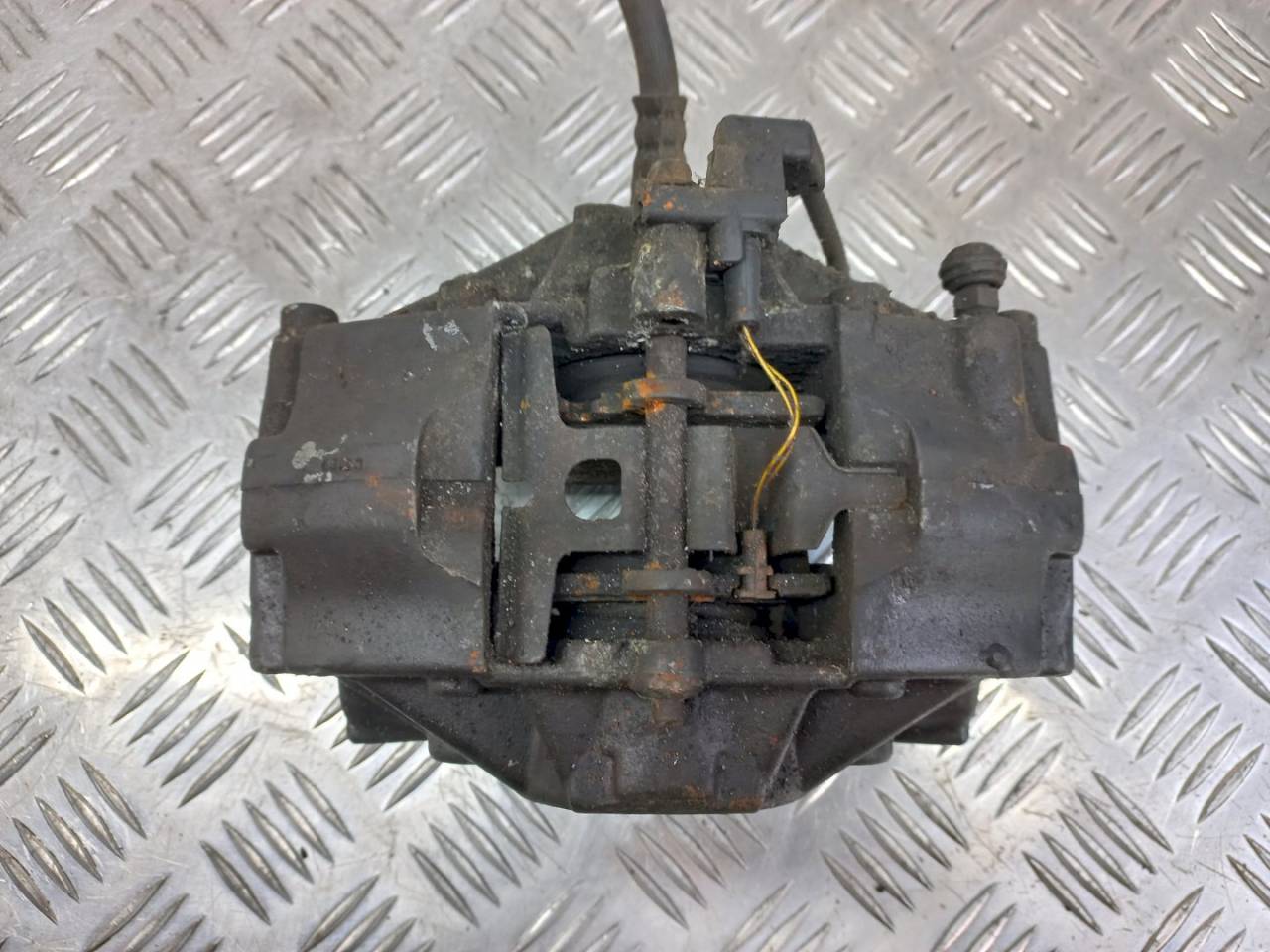 суппорт задний правый Mercedes-Benz S-Класс W220 2001 - фото №1