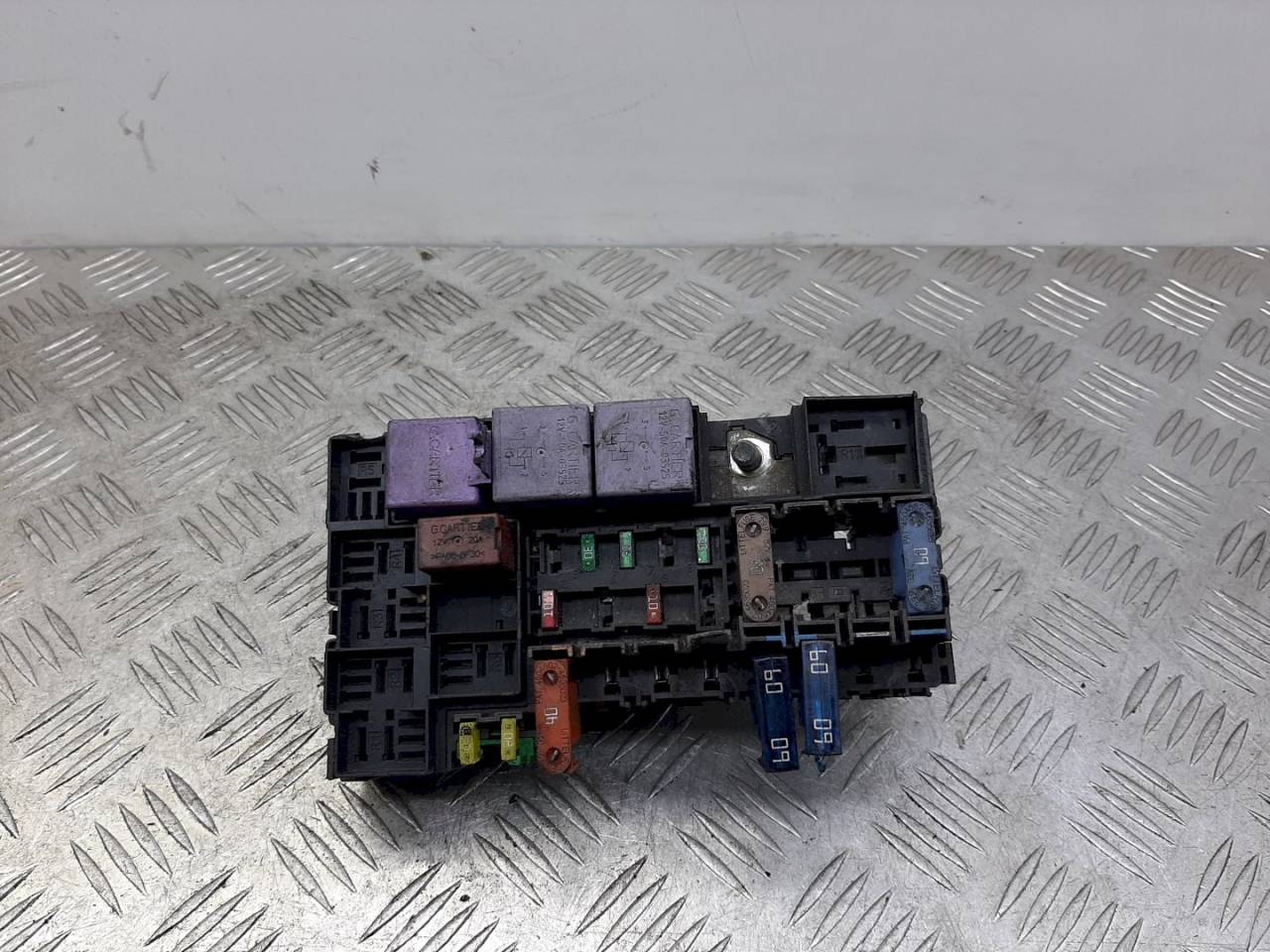 блок предохранителей Renault Espace 4 поколение 2006, 2.2 л., DCi - фото №1