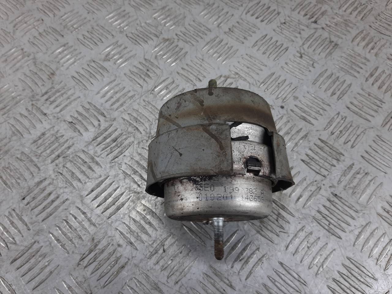 подушка крепления двигателя Audi A4 B7 2006, 2.0 л., бензин, 8E0199382A - фото №1