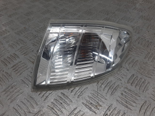 поворотник правый Nissan X-Trail T30 2003