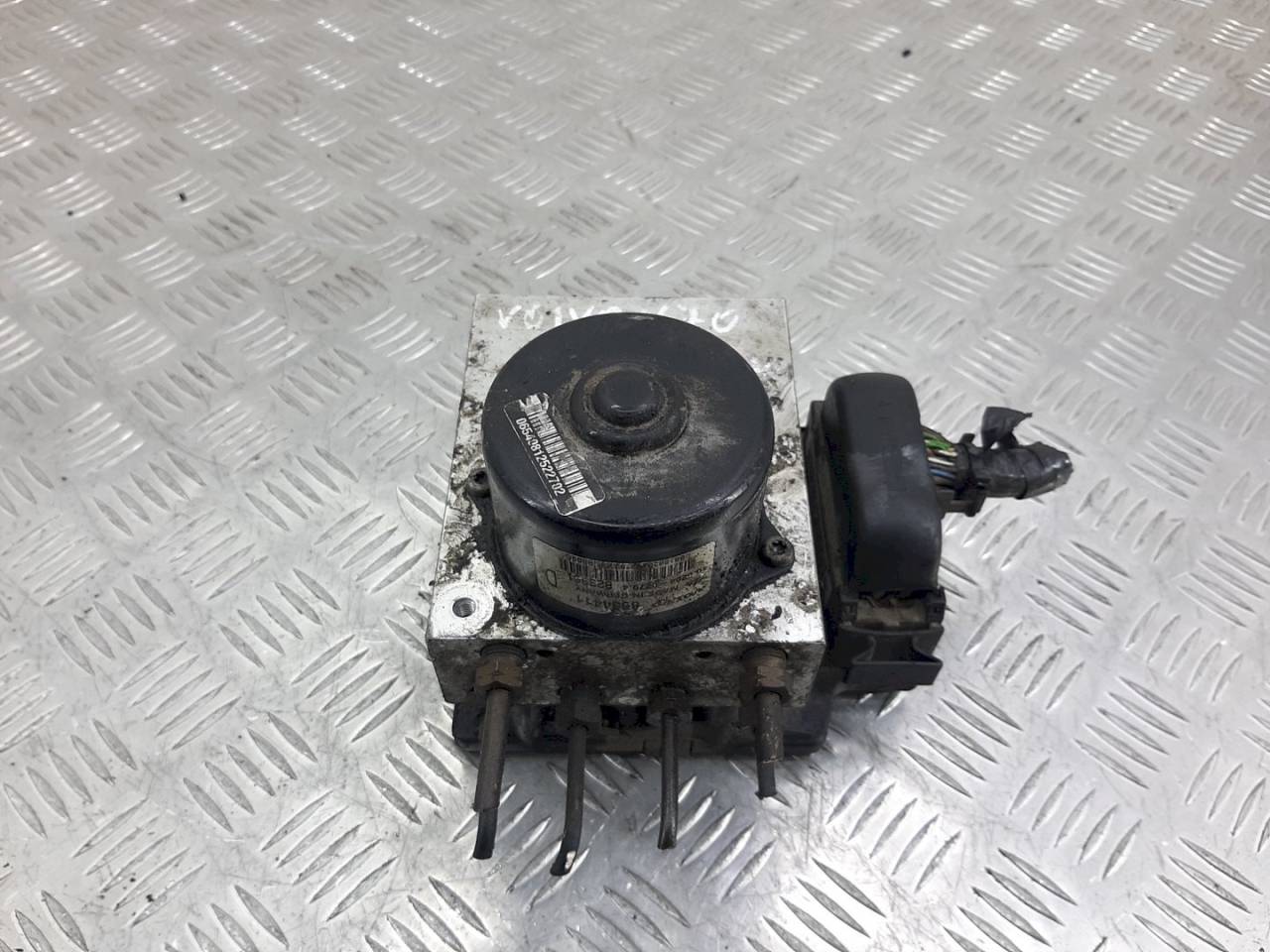 блок ABS Volvo V70 1 поколение 2000, -, 8534411 - фото №1