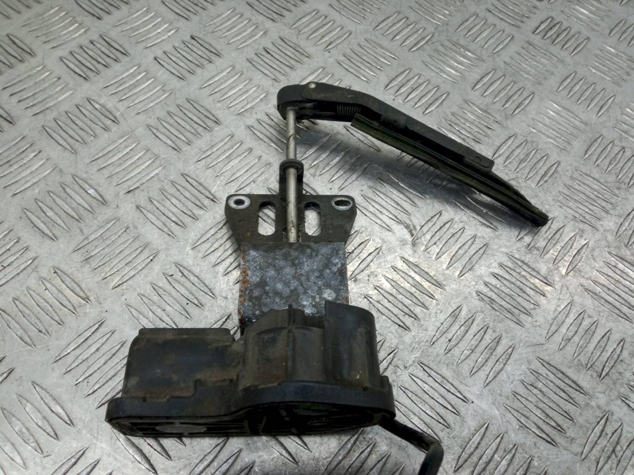 насос (моторчик) омывателя фар Saab 9-5 1 поколение 2000 - фото №1