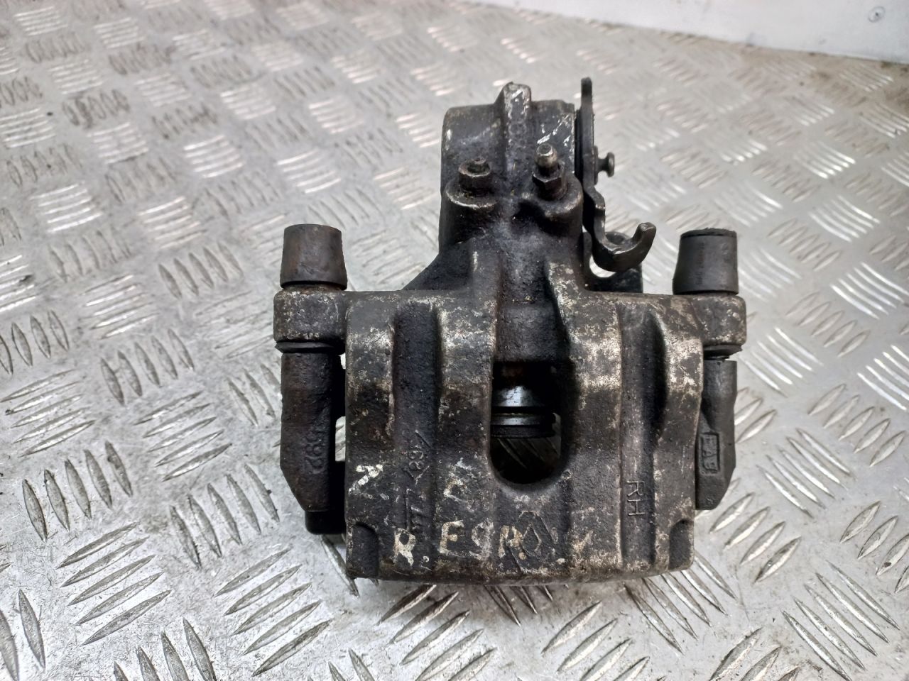 суппорт задний правый Renault Espace 4 поколение 2006 - фото №1