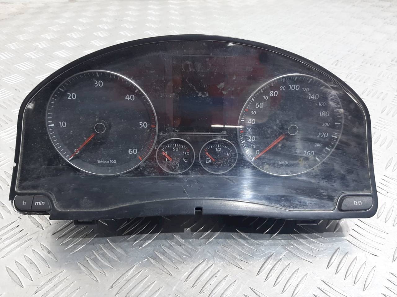 щиток приборов (приборная панель) Volkswagen Golf 5 поколение 2008, 1K0920874B - фото №1