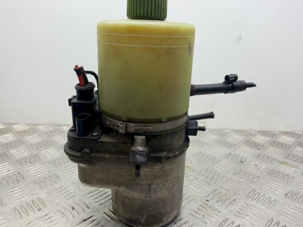 электрогидроусилитель руля Volkswagen Polo 4 поколение 2002, 6Q0423156M - фото №1