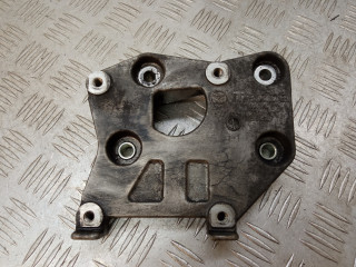 кронштейн компрессора кондиционера Mazda 6 GG [рестайлинг] 2005, 2.0 л., TD, дизель, RF7L15810