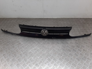 решетка радиатора Volkswagen Golf 3 поколение 1996