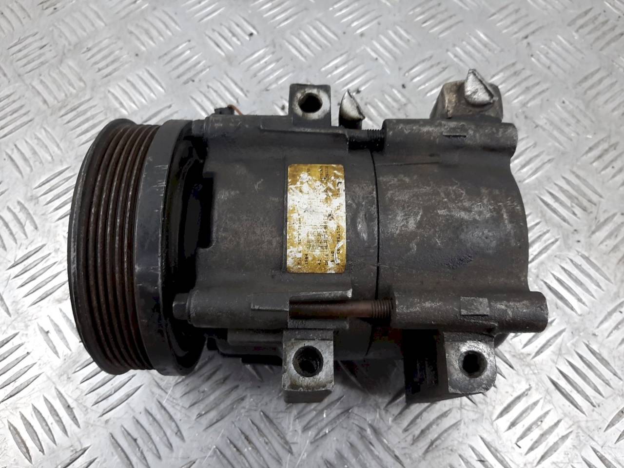 компрессор кондиционера Ford Transit 6 поколение 2005, 2.0 л., TDDi - фото №1