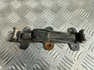 крепление бампера Audi 80 B3 1990, 4A0807253