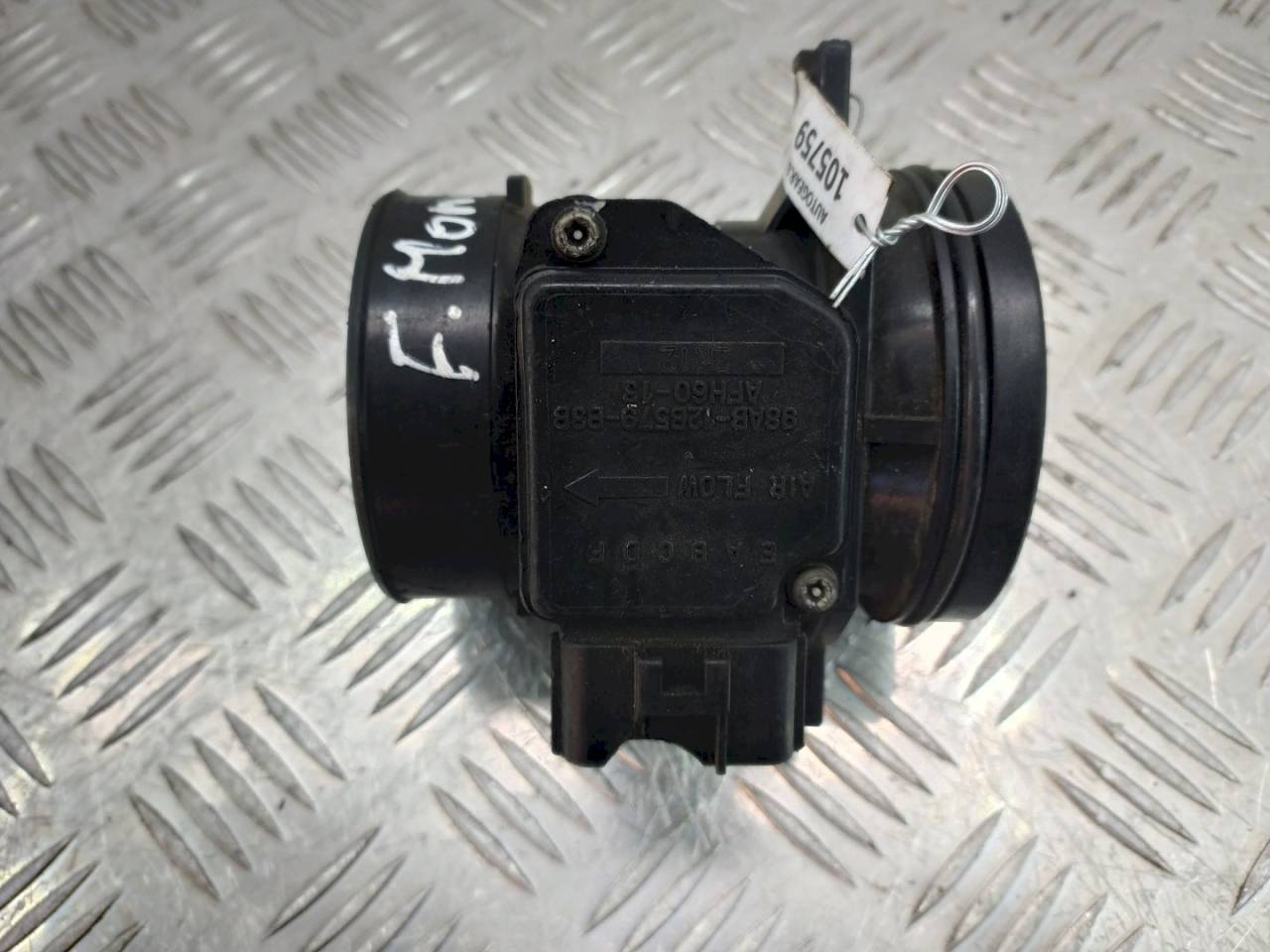 расходомер воздуха Ford Mondeo 2 поколение 1997, 2.0 л., i, 98AB-12B579-B3B - фото №1