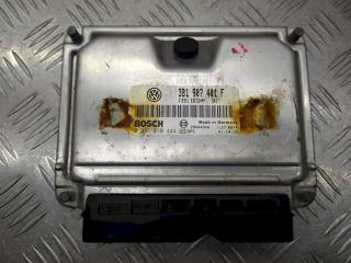 блок управления двигателем Volkswagen Passat B5 2001, 2.5 л., TDi, 281010444
