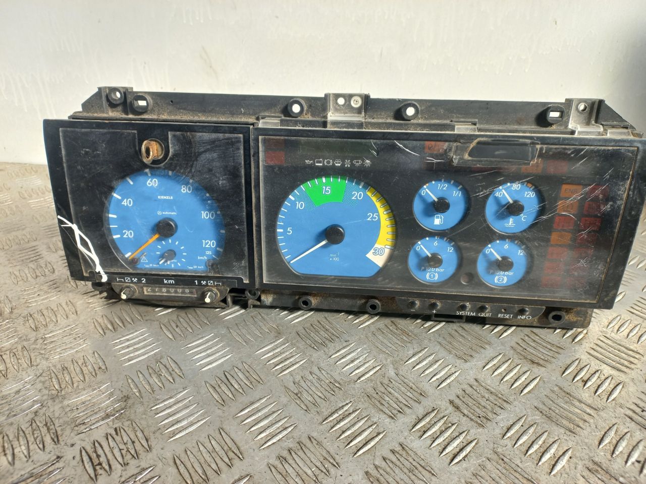 щиток приборов (приборная панель) Mercedes-Benz Atego 1 поколение 2003, 4.2 л., дизель, МКПП, A0004462521, A9725840038 - фото №1