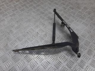 петля капота левая Volvo V70 2 поколение 2002, 2.4 л., B 5244 T3, бензин, МКПП