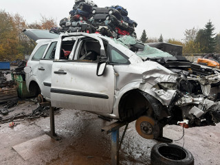 Opel Zafira 2 поколение (B) [рестайлинг]