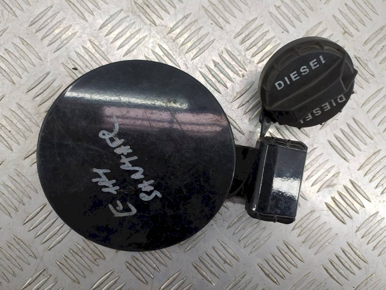 лючок топливного бака Hyundai Santa Fe 1 поколение (SM) 2003, 2.0 л., CRDi, 69510-2600 - фото №1