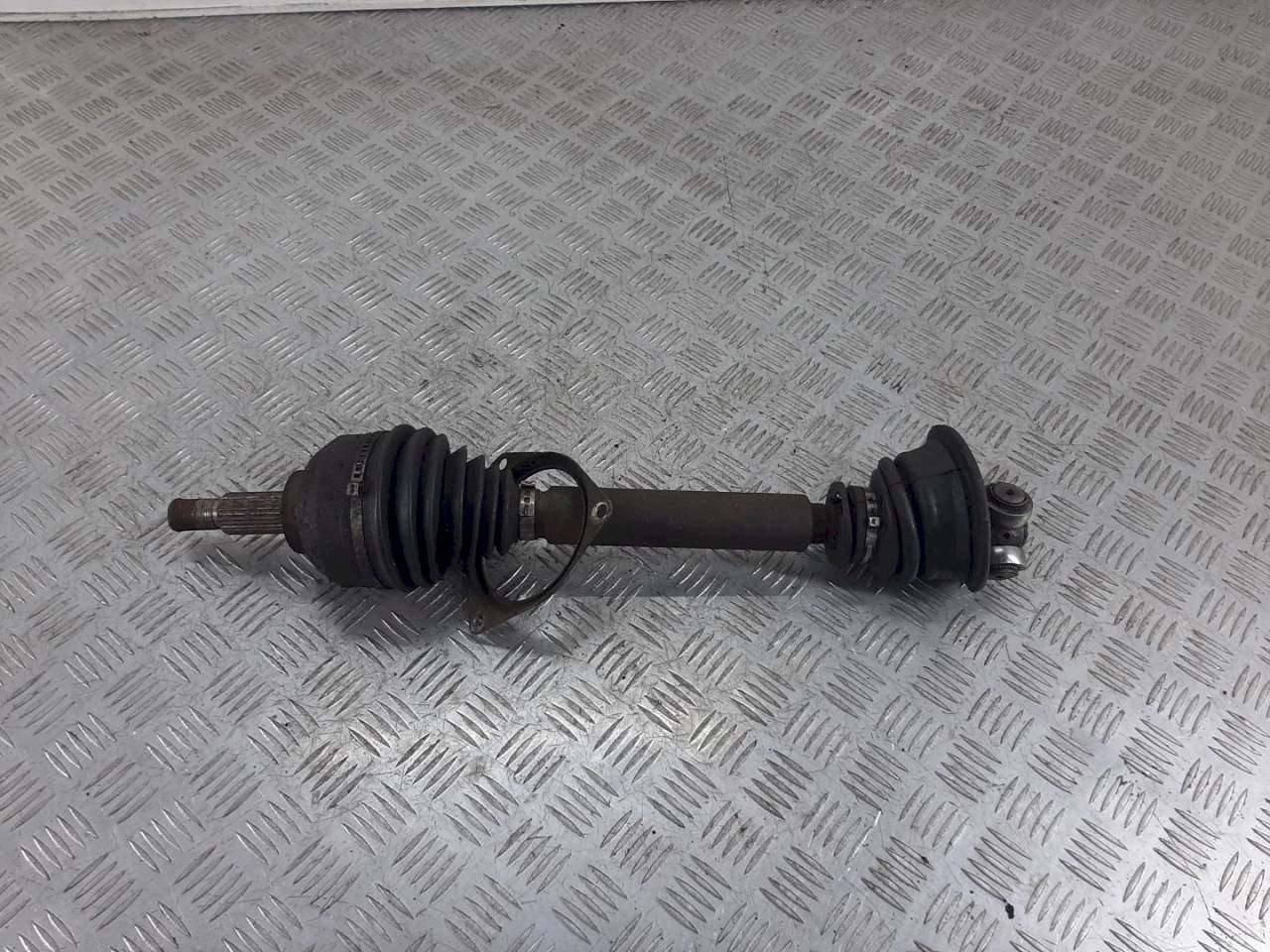 полуось передняя левая (приводной вал, ШРУС) Renault Laguna 2 поколение 2005, 1.8 л., i - фото №1