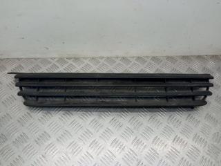 решетка радиатора Volkswagen Polo 3 поколение 1997