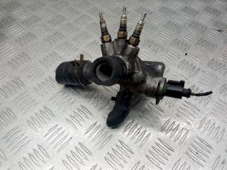 корпус термостата Volkswagen Golf 4 поколение 2003, 1.9 л., TDi, 038121133A