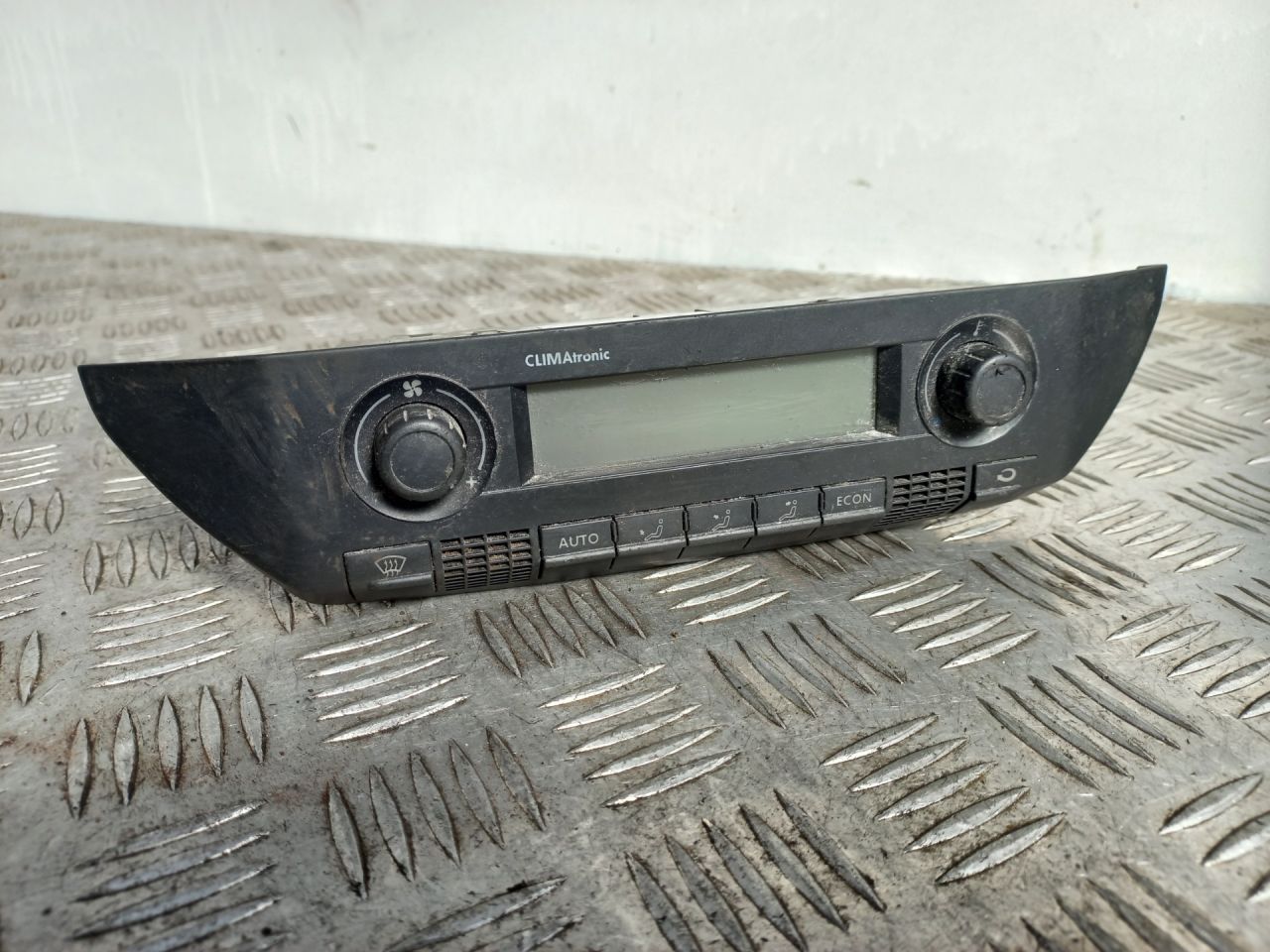 блок управления печки / климат-контроля Volkswagen Polo 4 поколение 2004, 1.4 л., AXU, бензин, МКПП, 6Q0907044B - фото №1