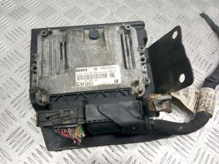 блок управления двигателем Opel Zafira 2 поколение (B) 2006, 1.9 л., 281013567