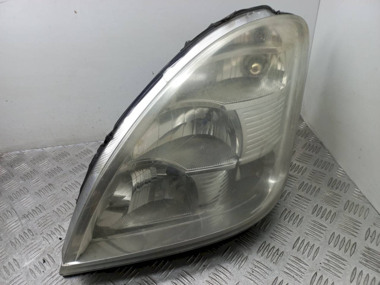 фара левая IVECO Daily 4 поколение 2008, 69500010 - фото №1